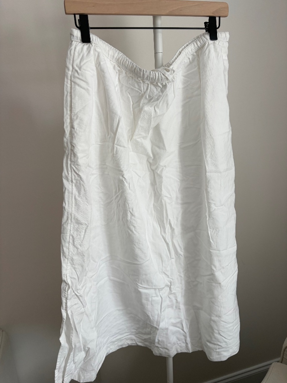 Universal Threads White Midi Skirt